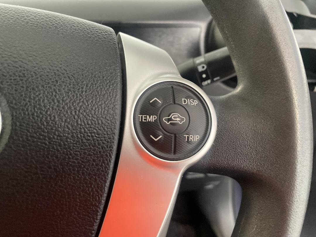 Photo '25' of Toyota Aqua Photo '25' of Toyota Aqua