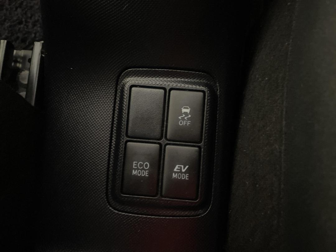 Photo '29' of Toyota Aqua Photo '29' of Toyota Aqua