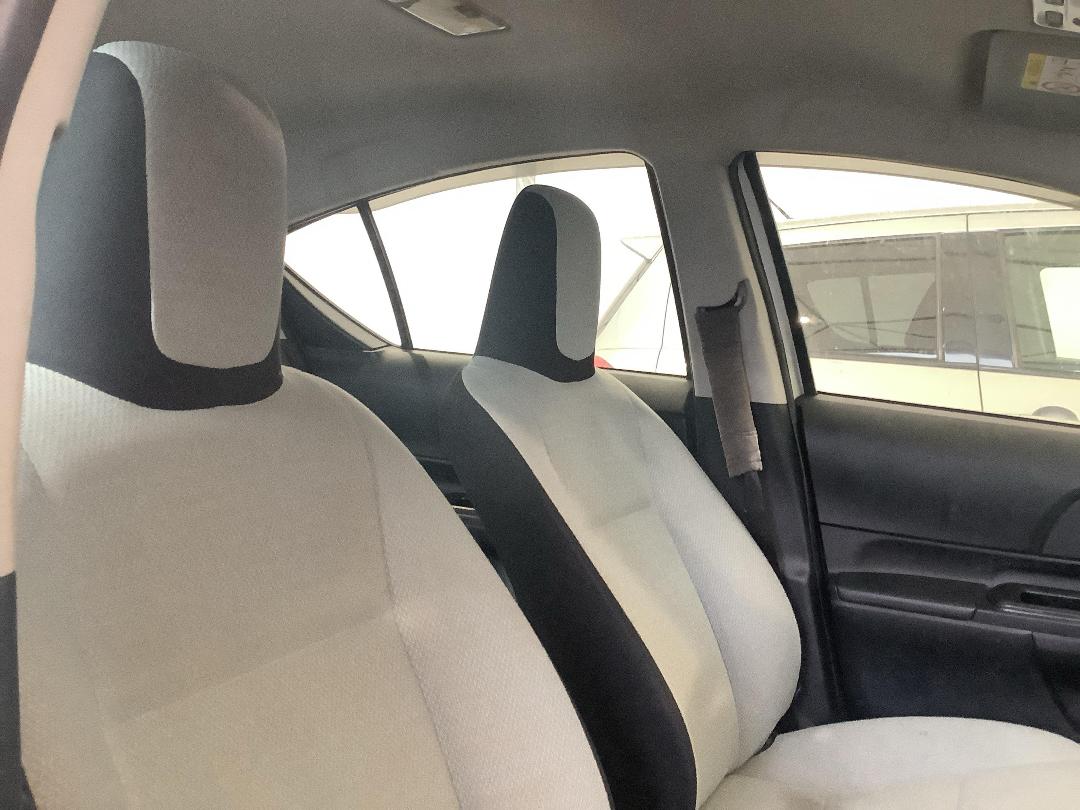 Photo '16' of Toyota Aqua Photo '16' of Toyota Aqua