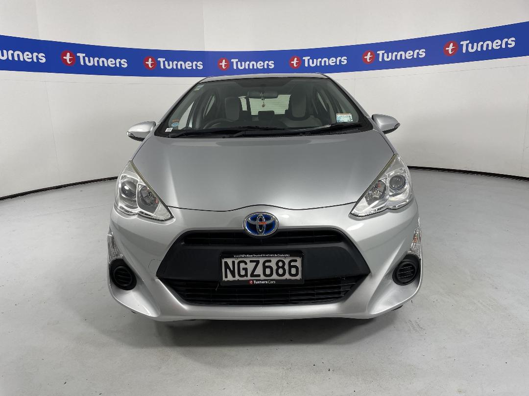 Photo '2' of Toyota Aqua Photo '2' of Toyota Aqua