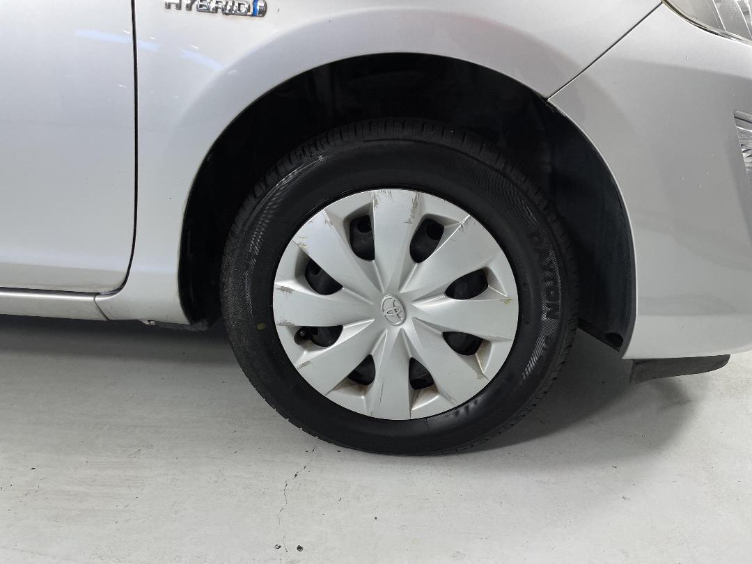 Photo '9' of Toyota Aqua Photo '9' of Toyota Aqua