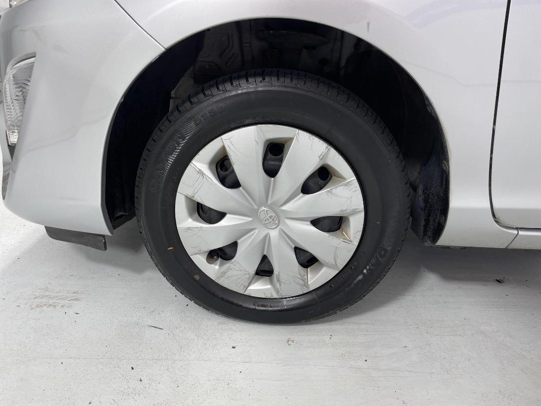 Photo '10' of Toyota Aqua Photo '10' of Toyota Aqua