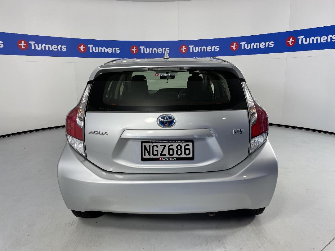 Photo '6' of Toyota Aqua Photo '6' of Toyota Aqua