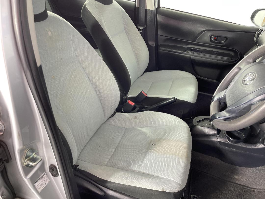 Photo '16' of Toyota Aqua Photo '16' of Toyota Aqua