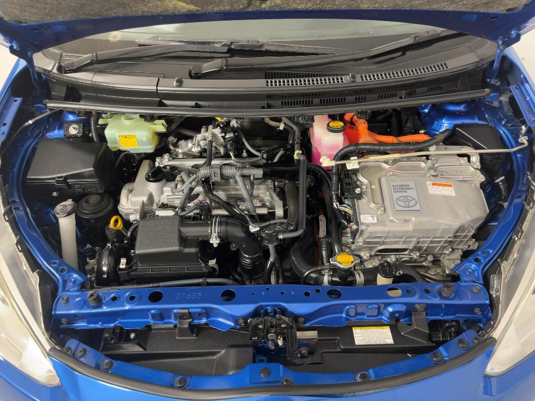 Photo '13' of Toyota Aqua