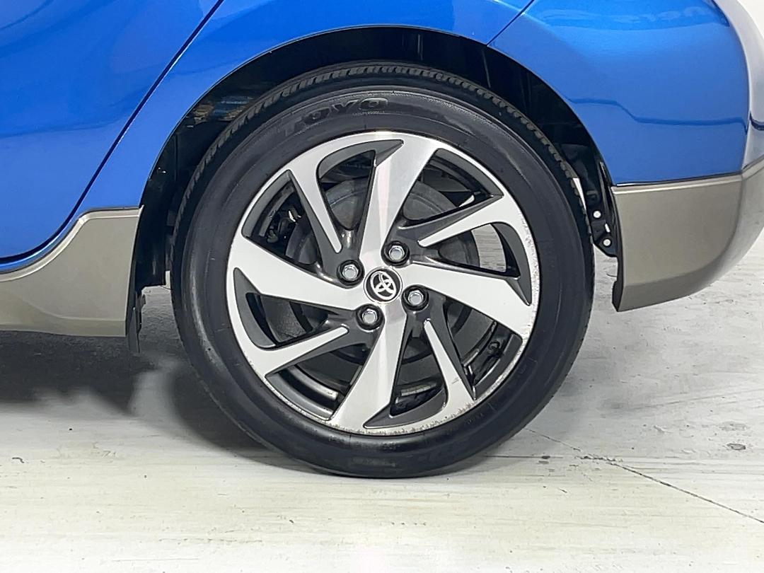 Photo '11' of Toyota Aqua