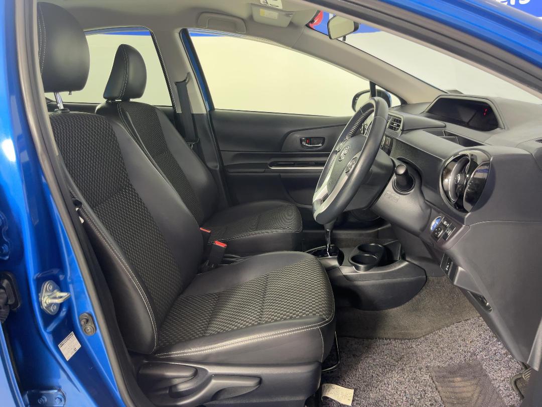 Photo '16' of Toyota Aqua