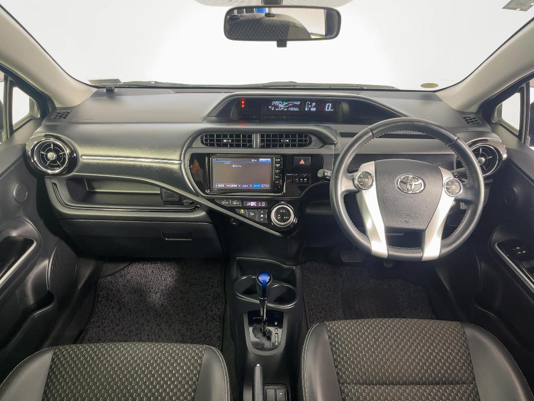 Photo '17' of Toyota Aqua