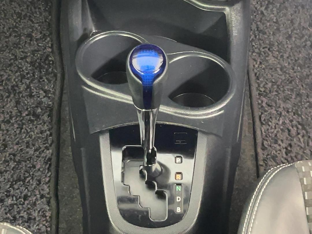 Photo '27' of Toyota Aqua