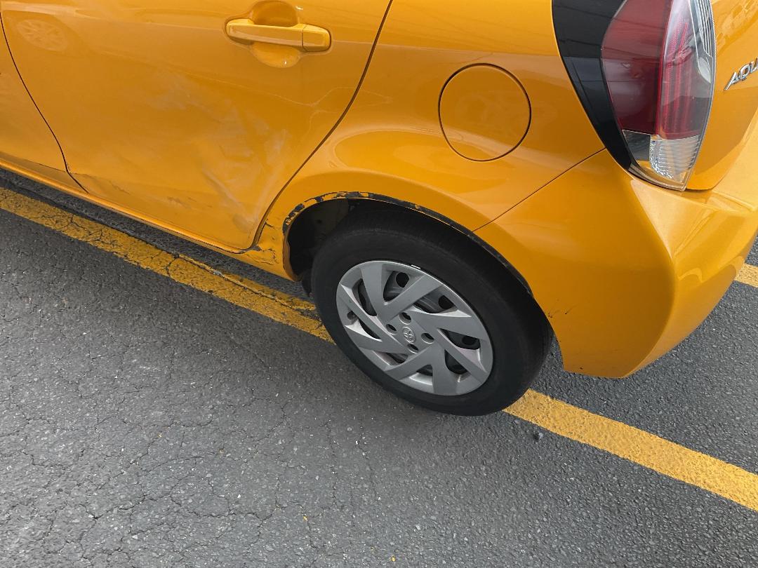 Photo '10' of Toyota Aqua Photo '10' of Toyota Aqua