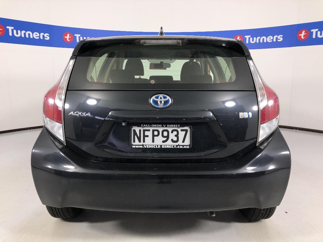 Photo '9' of Toyota Aqua Hybrid