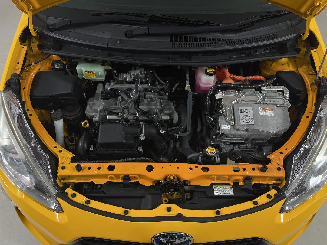 Photo '13' of Toyota Aqua