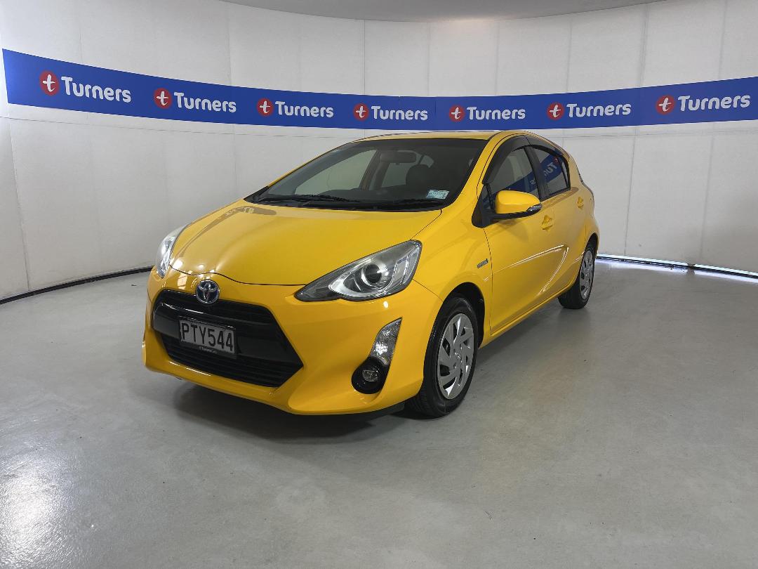 Photo '4' of Toyota Aqua