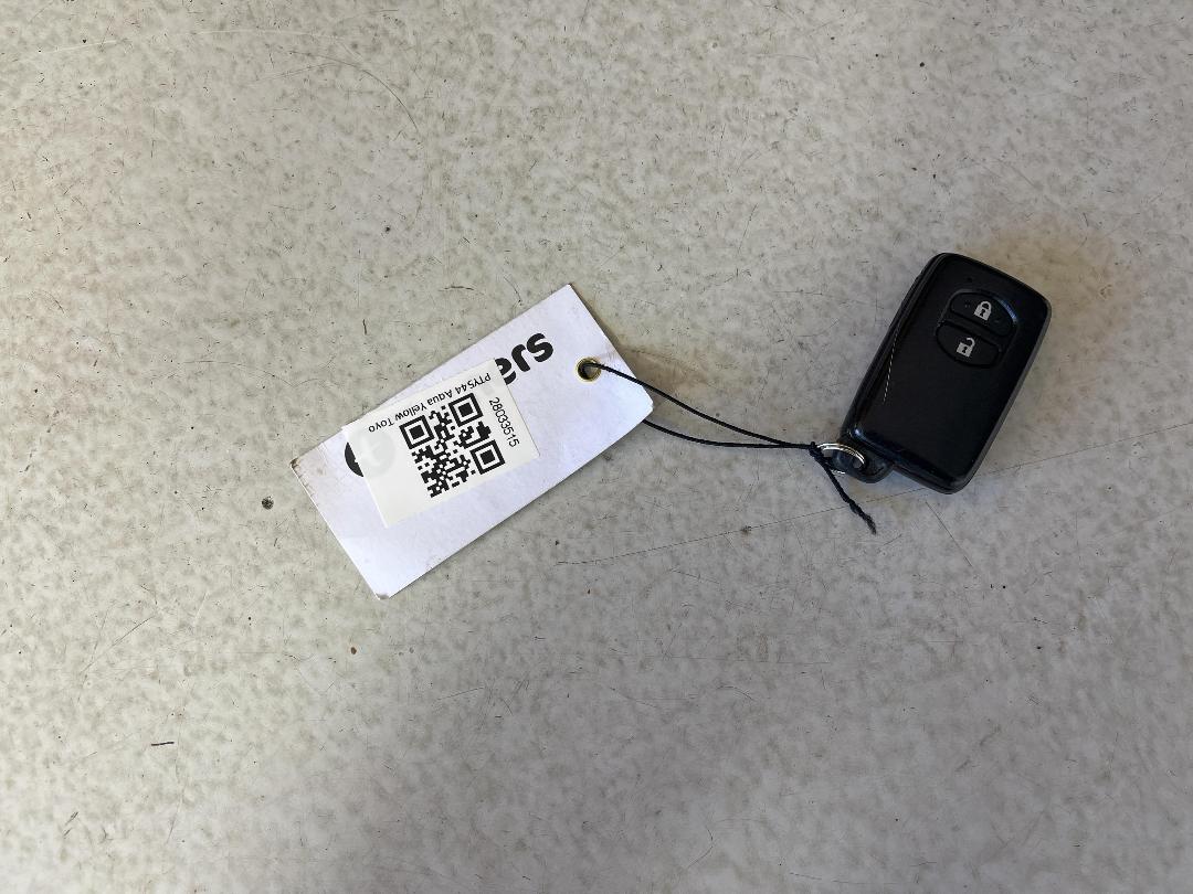 Photo '22' of Toyota Aqua