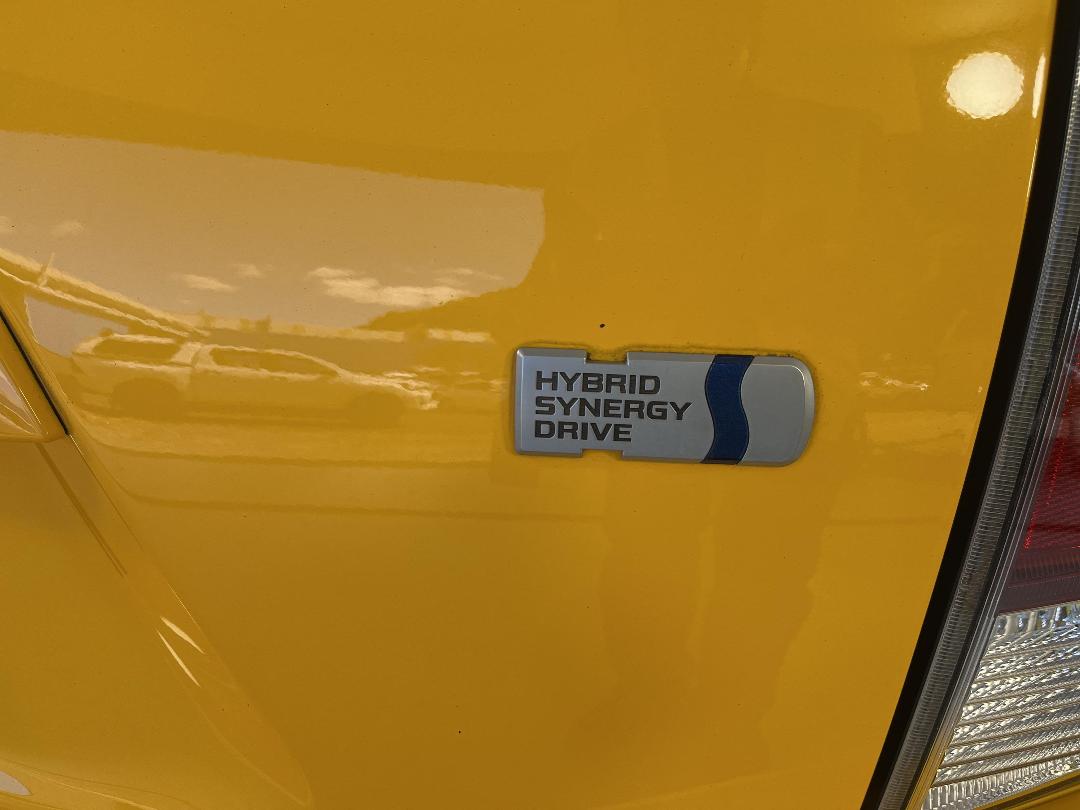 Photo '23' of Toyota Aqua