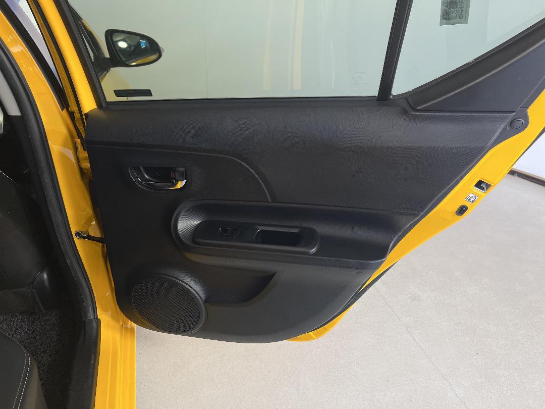 Photo '19' of Toyota Aqua