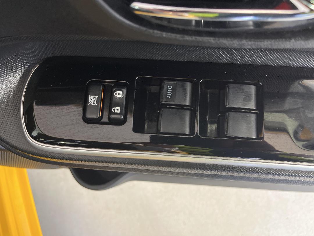 Photo '25' of Toyota Aqua