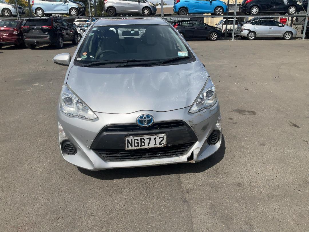 Photo '2' of Toyota Aqua Hybrid