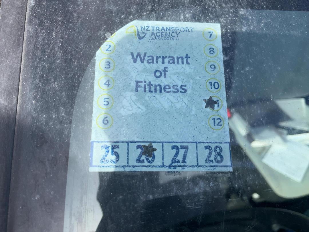 Photo '17' of Toyota Aqua Hybrid