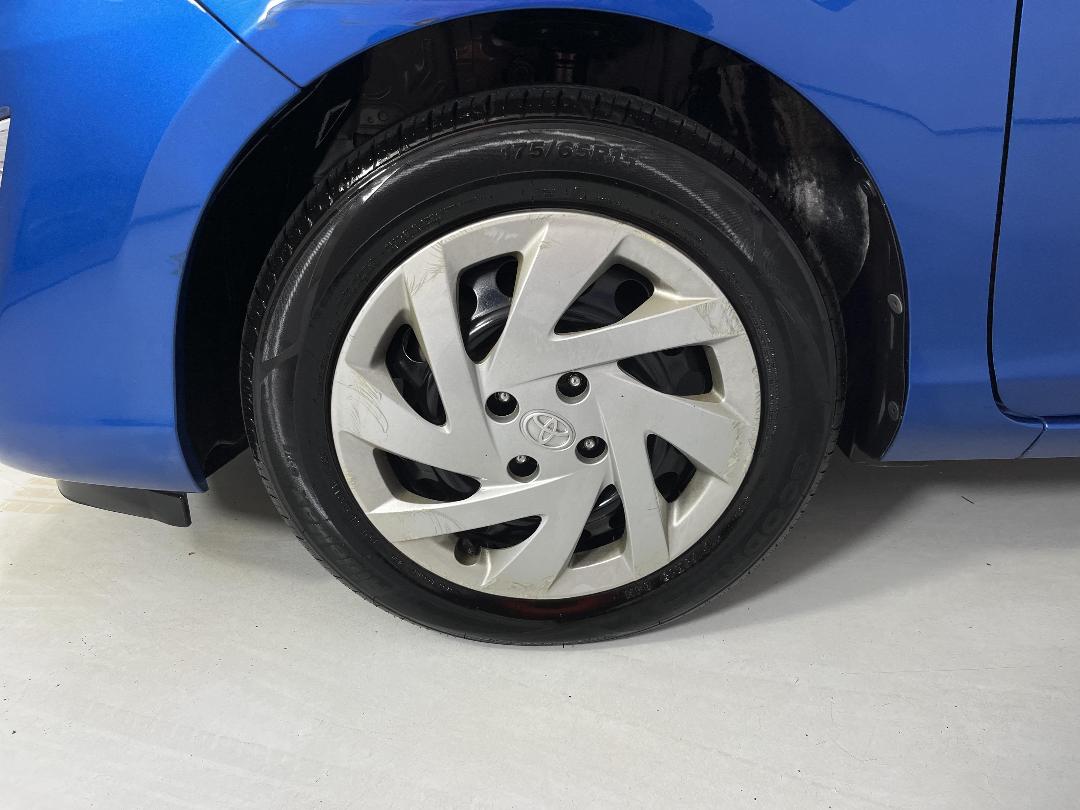 Photo '10' of Toyota Aqua