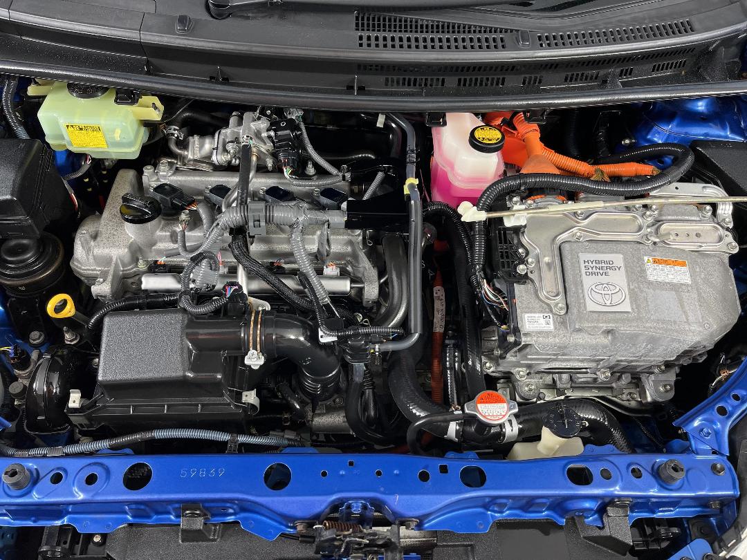 Photo '13' of Toyota Aqua