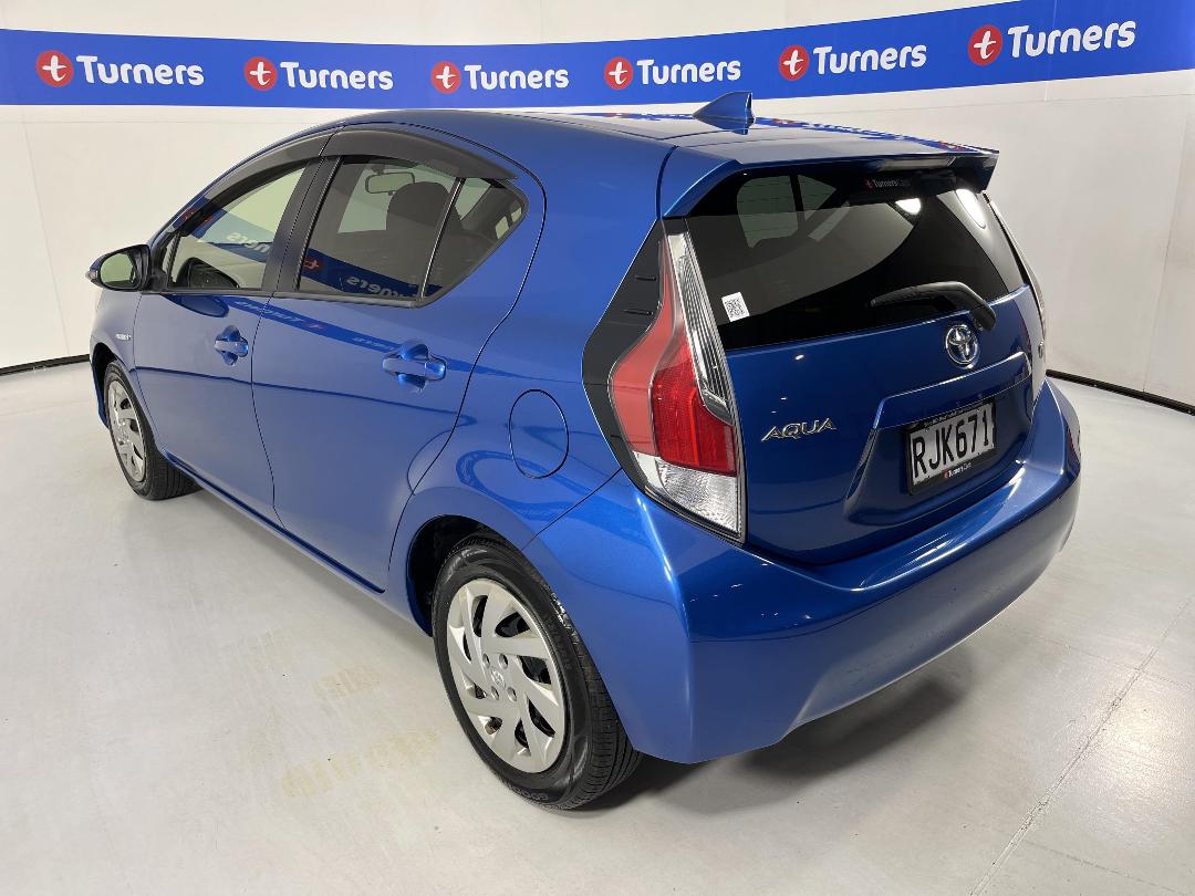 Photo '5' of Toyota Aqua