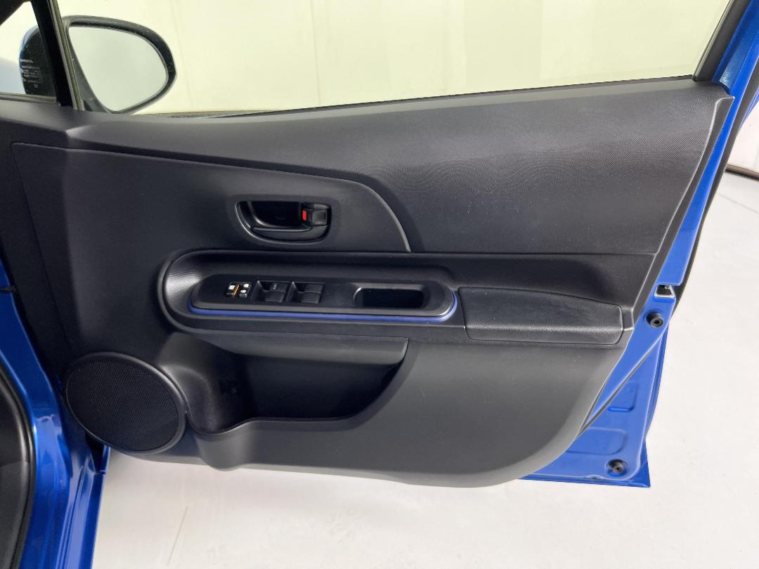 Photo '15' of Toyota Aqua