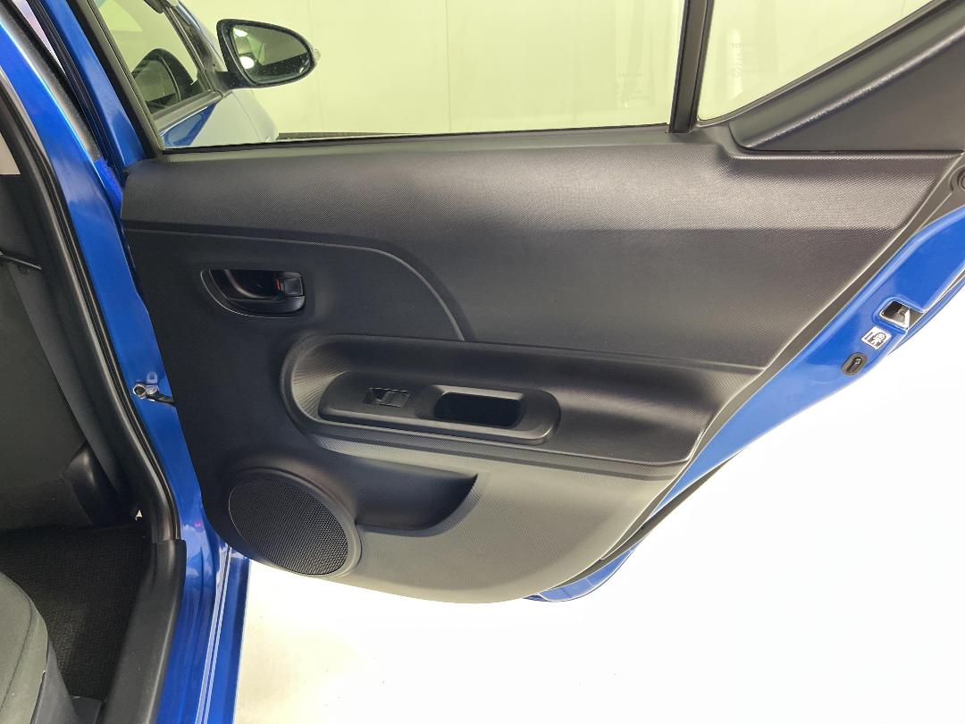 Photo '19' of Toyota Aqua