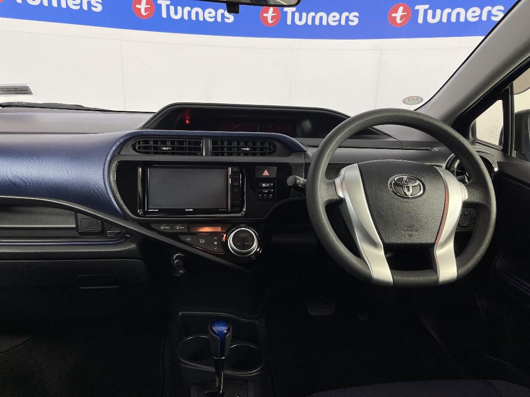 Photo '21' of Toyota Aqua