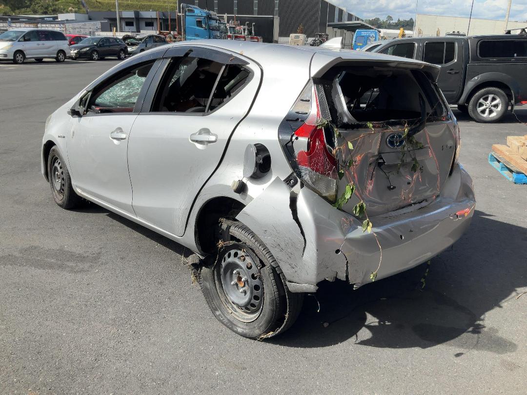 Photo '3' of Toyota Aqua Hybrid