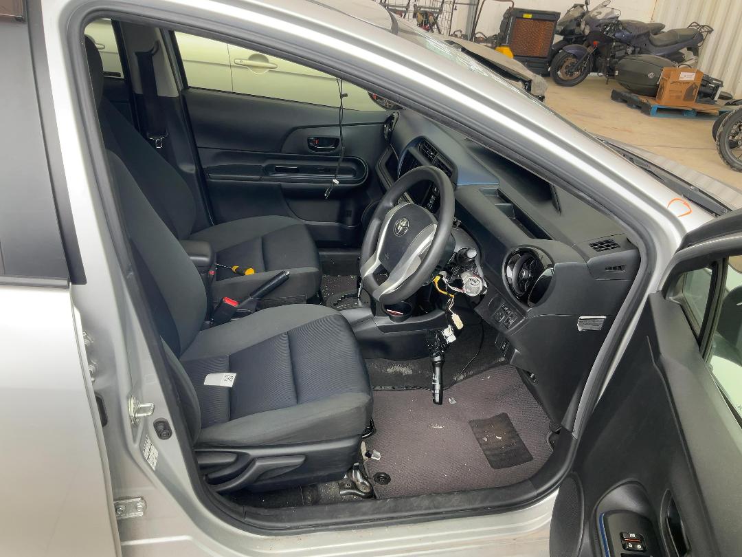 Photo '7' of Toyota Aqua Hybrid