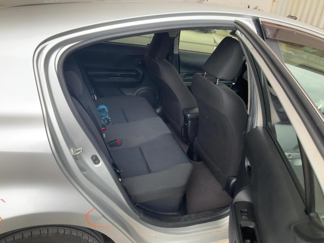 Photo '8' of Toyota Aqua Hybrid