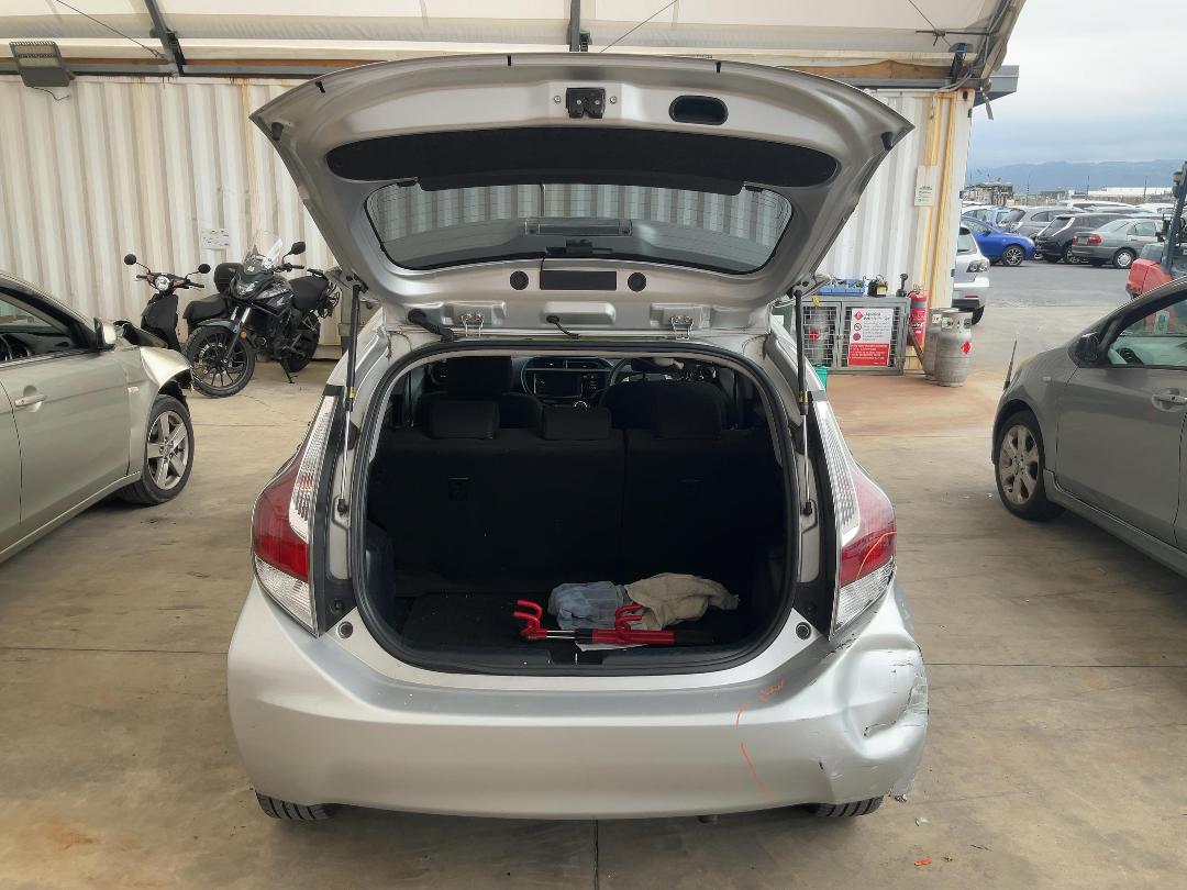 Photo '9' of Toyota Aqua Hybrid