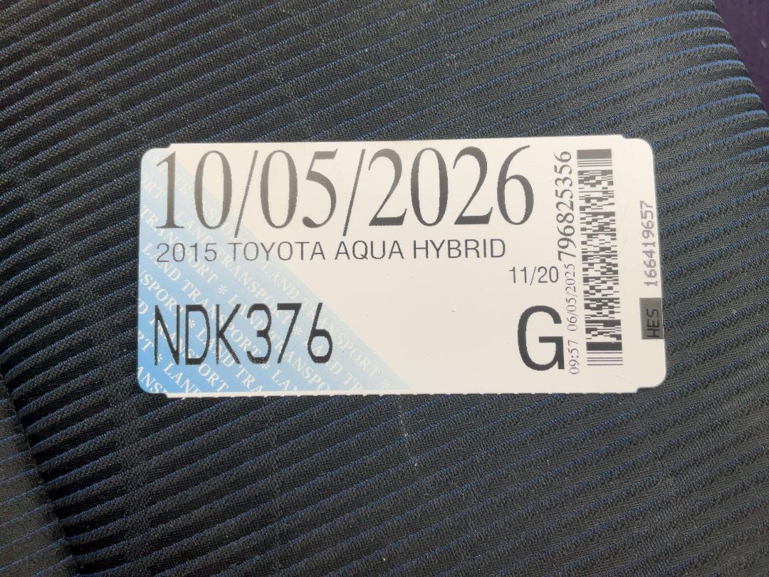 Photo '12' of Toyota Aqua Hybrid