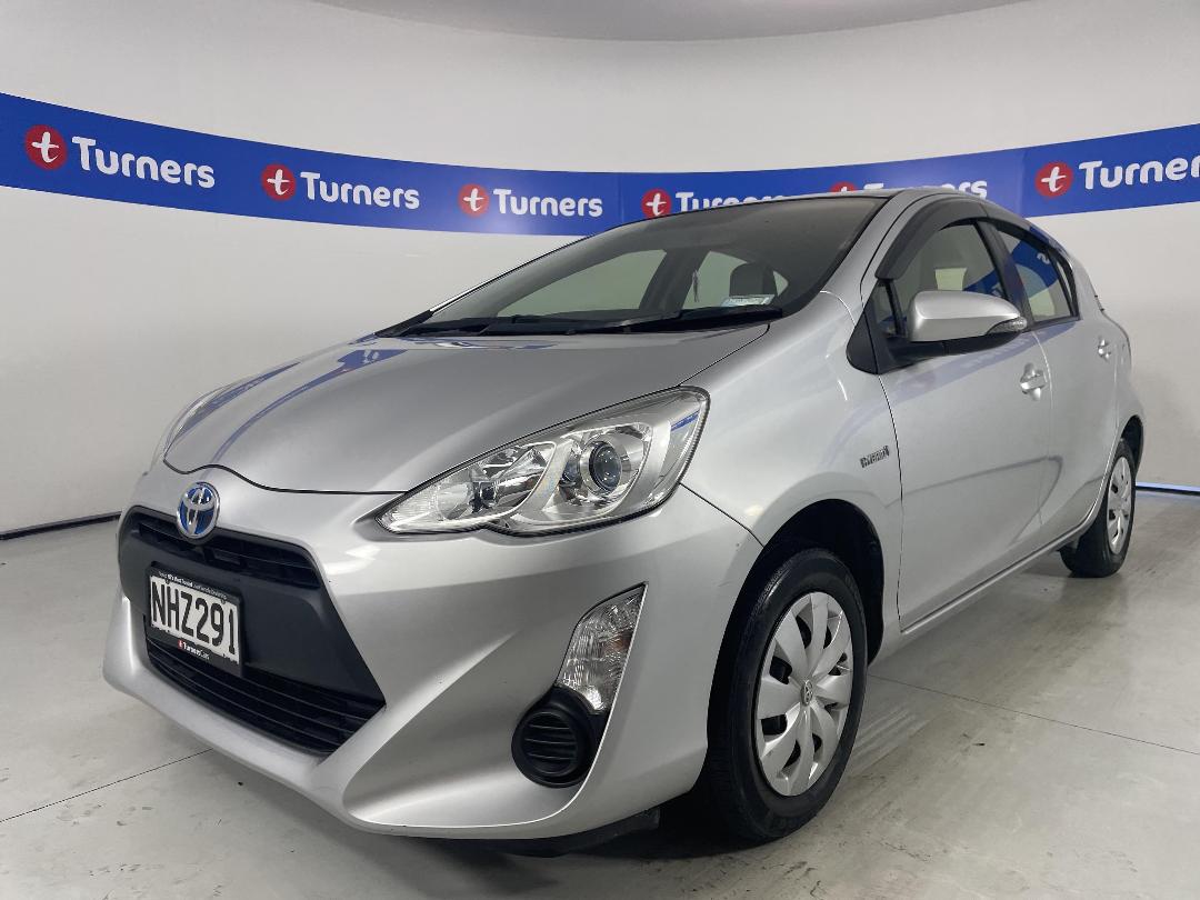 Photo '4' of Toyota Aqua Photo '4' of Toyota Aqua