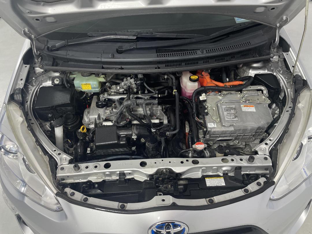 Photo '13' of Toyota Aqua Photo '13' of Toyota Aqua