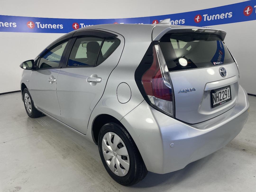 Photo '5' of Toyota Aqua Photo '5' of Toyota Aqua