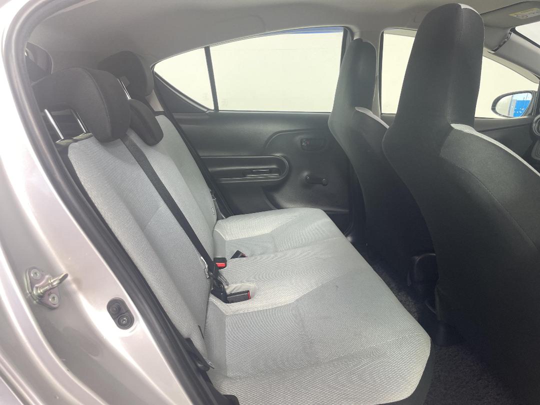 Photo '20' of Toyota Aqua Photo '20' of Toyota Aqua