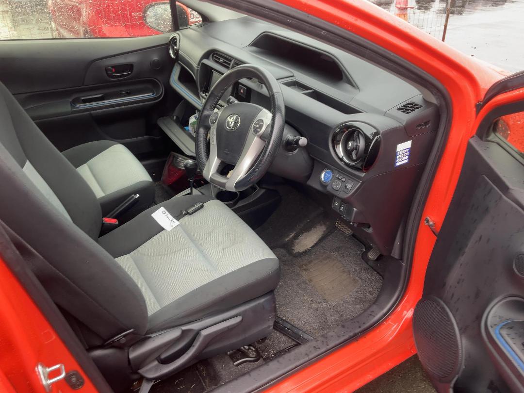 Photo '11' of Toyota Aqua