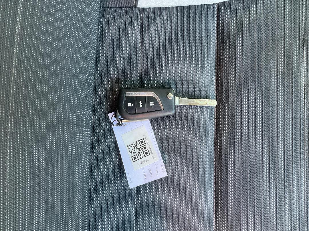 Photo '24' of Toyota Avensis WGN E Photo '24' of Toyota Avensis WGN E