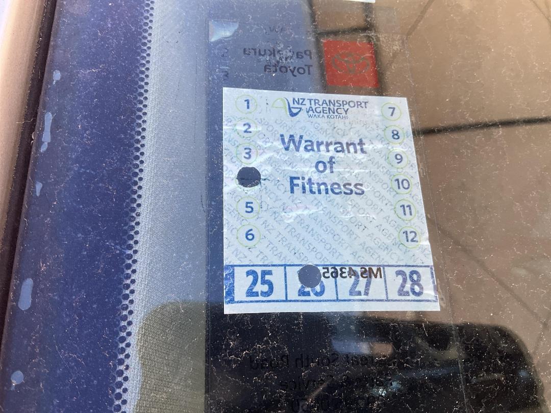 Photo '27' of Toyota Avensis WGN E Photo '27' of Toyota Avensis WGN E