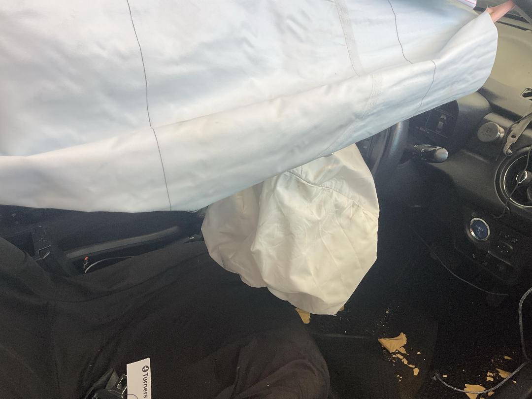 Photo '6' of Toyota Axio Hybrid Photo '6' of Toyota Axio Hybrid