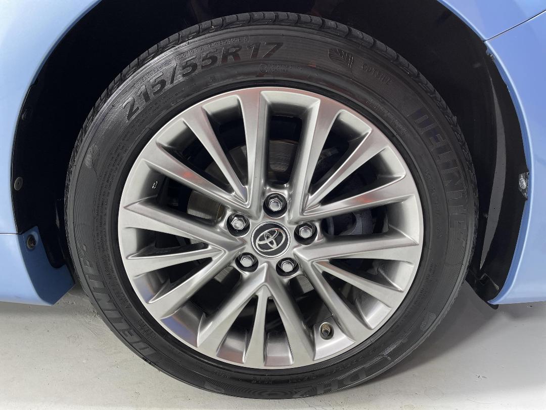 Photo '9' of Toyota Camry Photo '9' of Toyota Camry