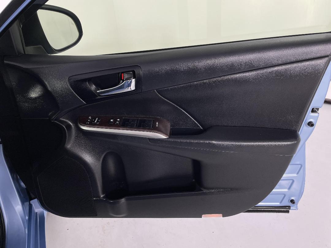 Photo '15' of Toyota Camry Photo '15' of Toyota Camry