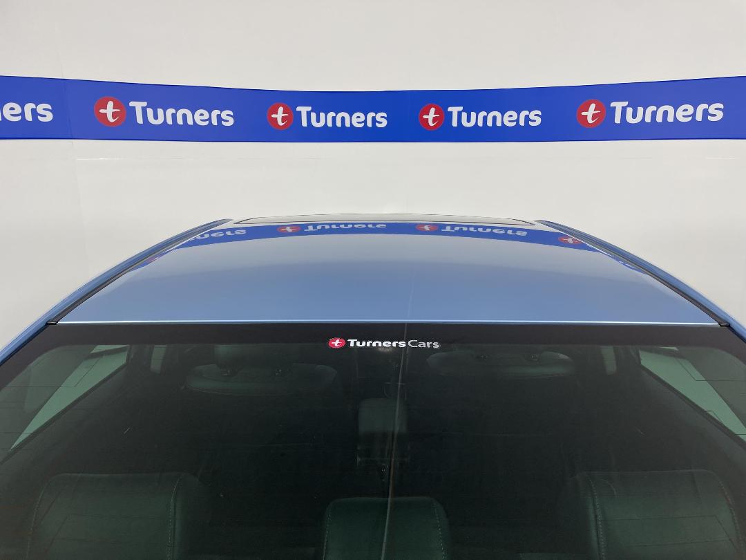 Photo '35' of Toyota Camry Photo '35' of Toyota Camry