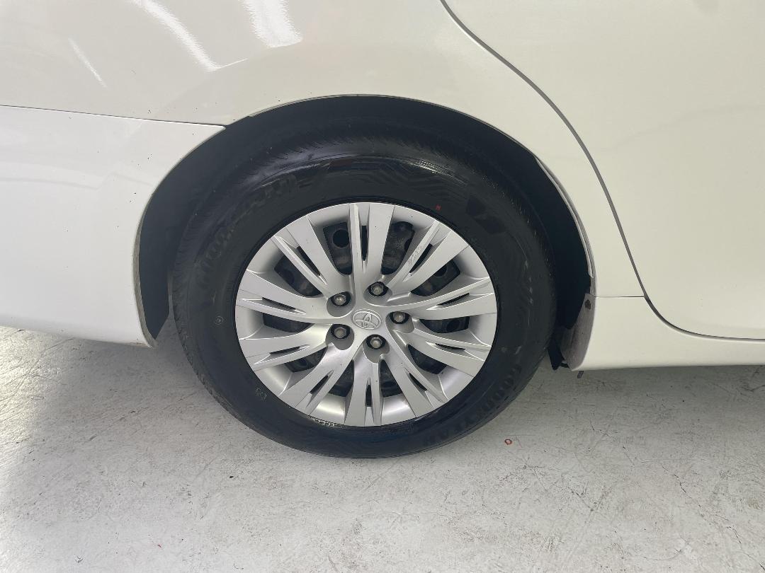 Photo '12' of Toyota Camry