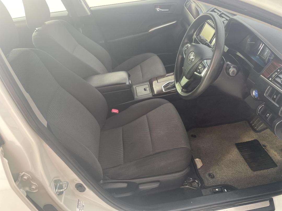 Photo '16' of Toyota Camry