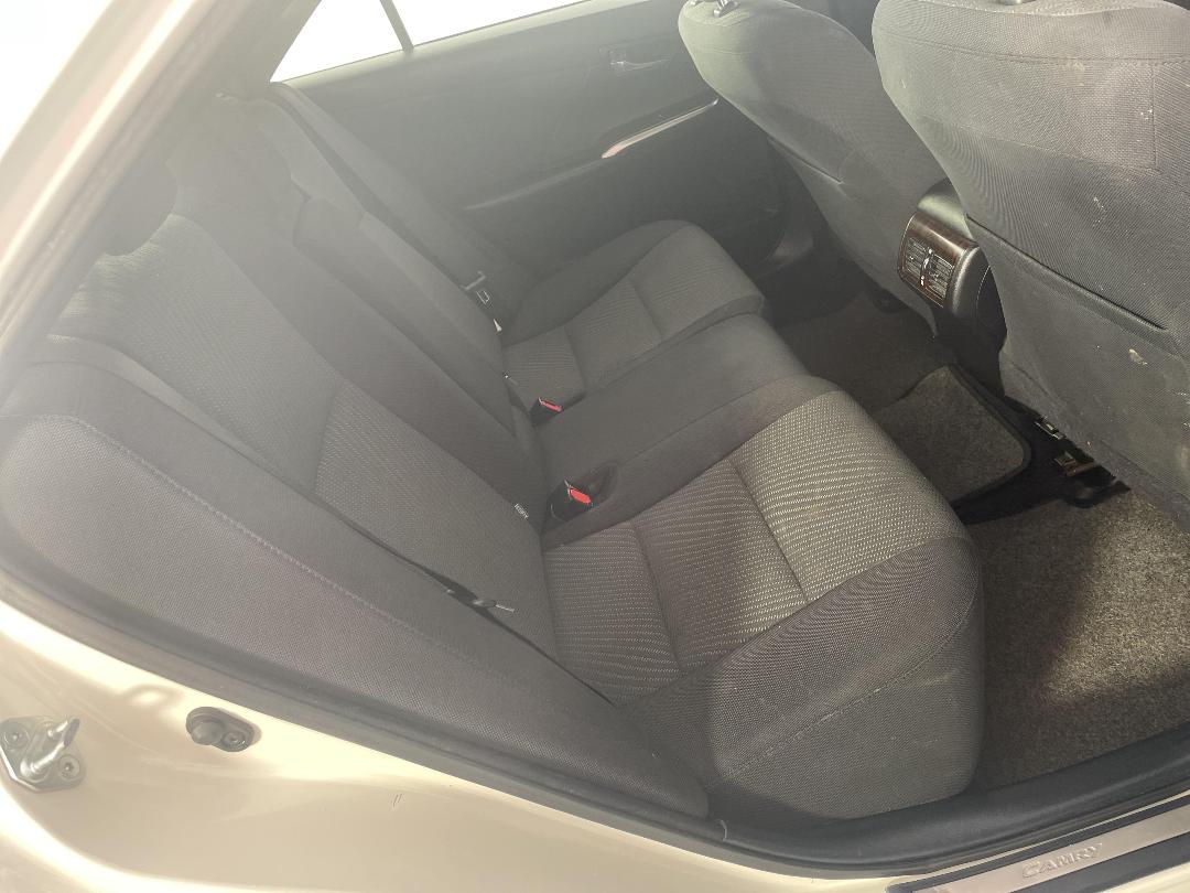 Photo '20' of Toyota Camry