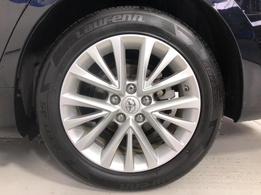 Photo '11' of Toyota Camry Photo '11' of Toyota Camry