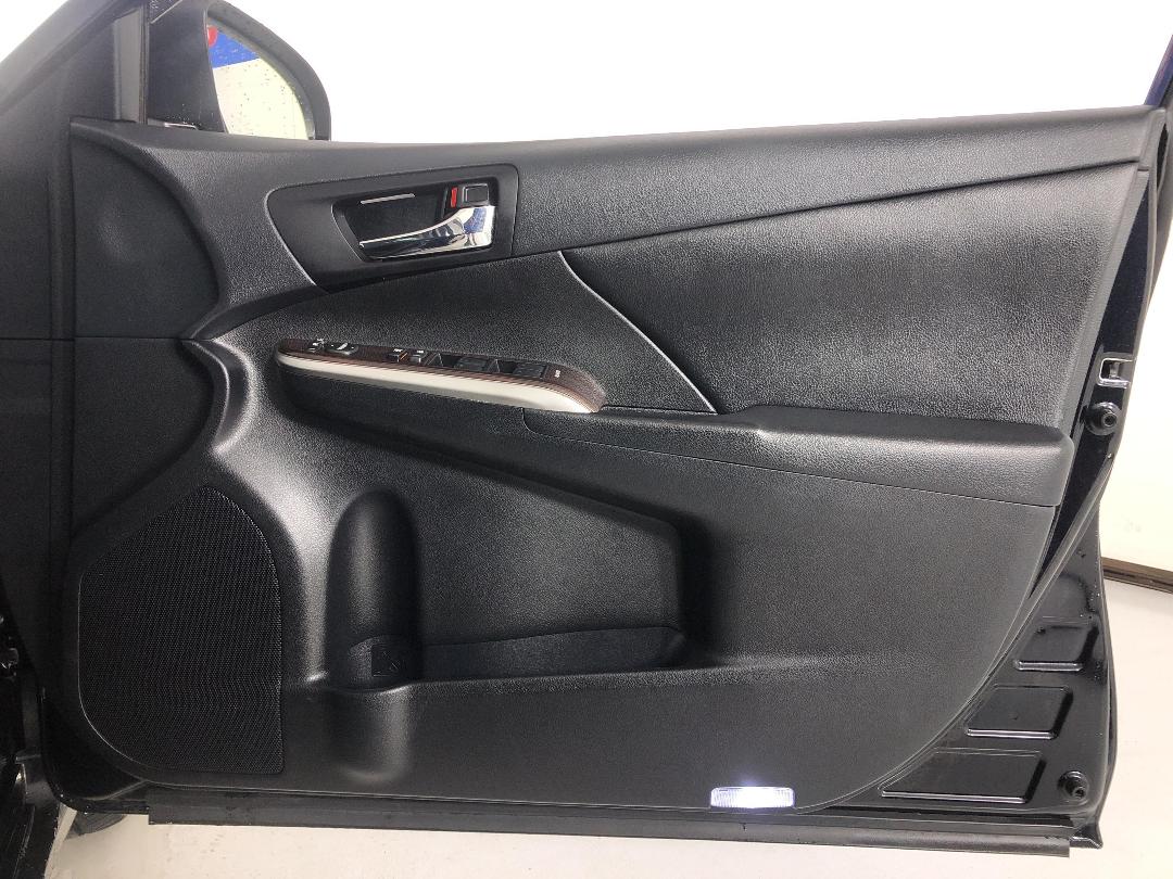 Photo '15' of Toyota Camry Photo '15' of Toyota Camry